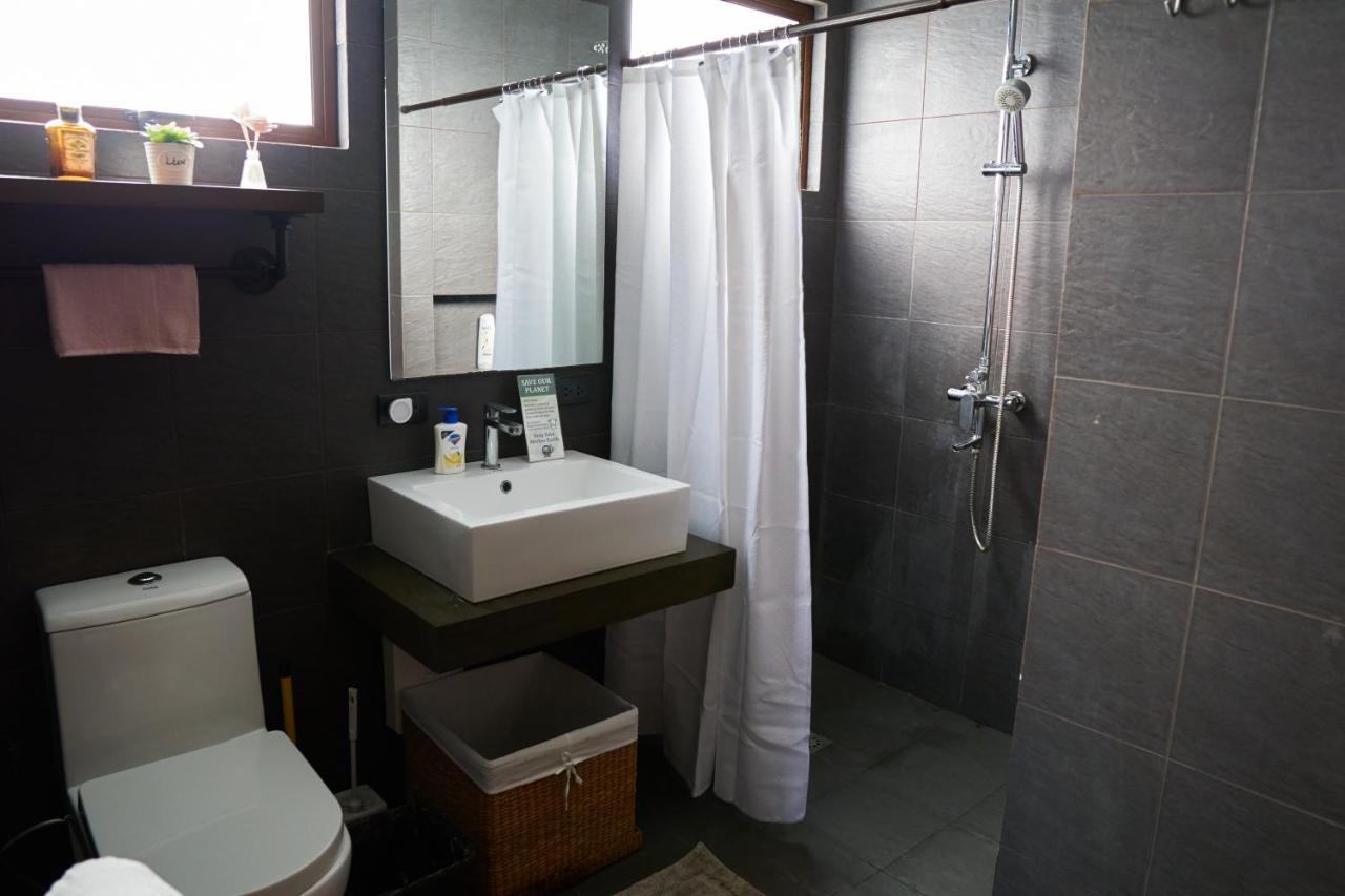 Isla Villa 1 Amazing Waterfall Pool House Near Beach, Bars & Restaurants มักตัน ภายนอก รูปภาพ